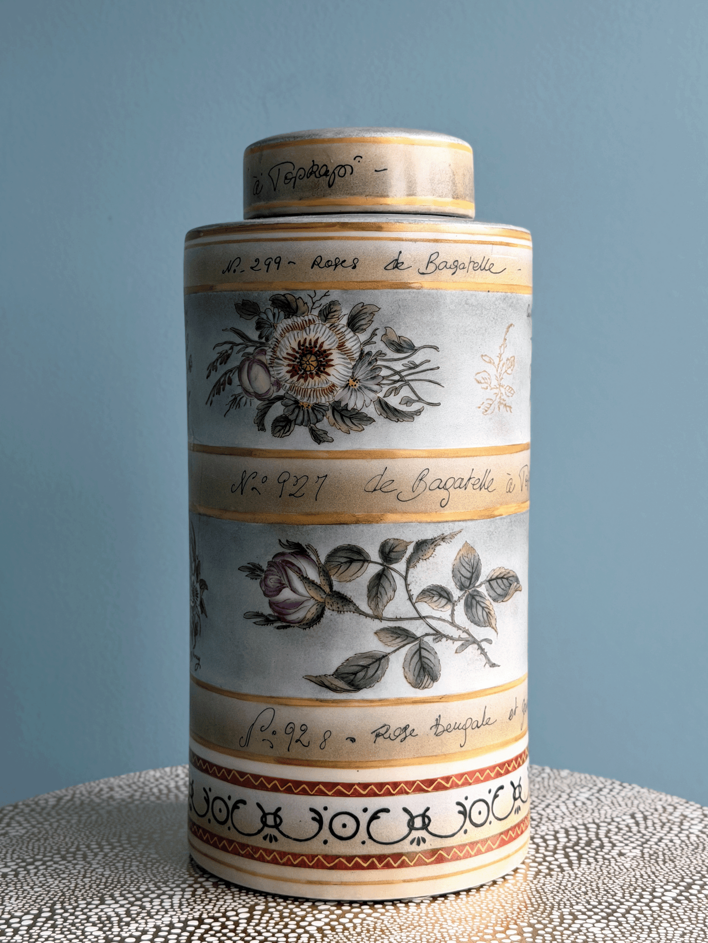 "Roses de Bagatelle" Apothecary Jar