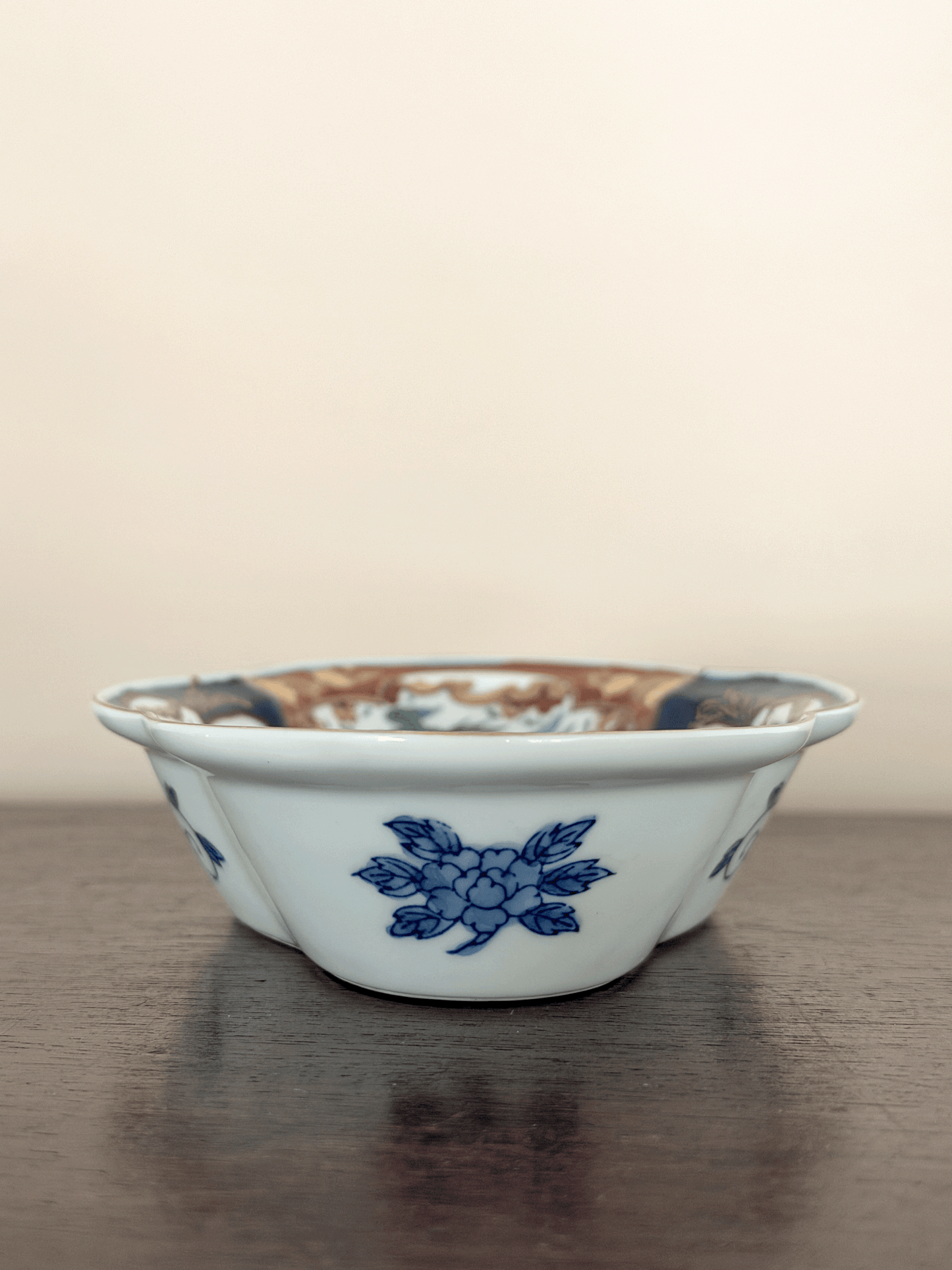 Vintage Japanese Matsuemon Kiln "Gold Imari" Scalloped Porcelain Serving Bowl