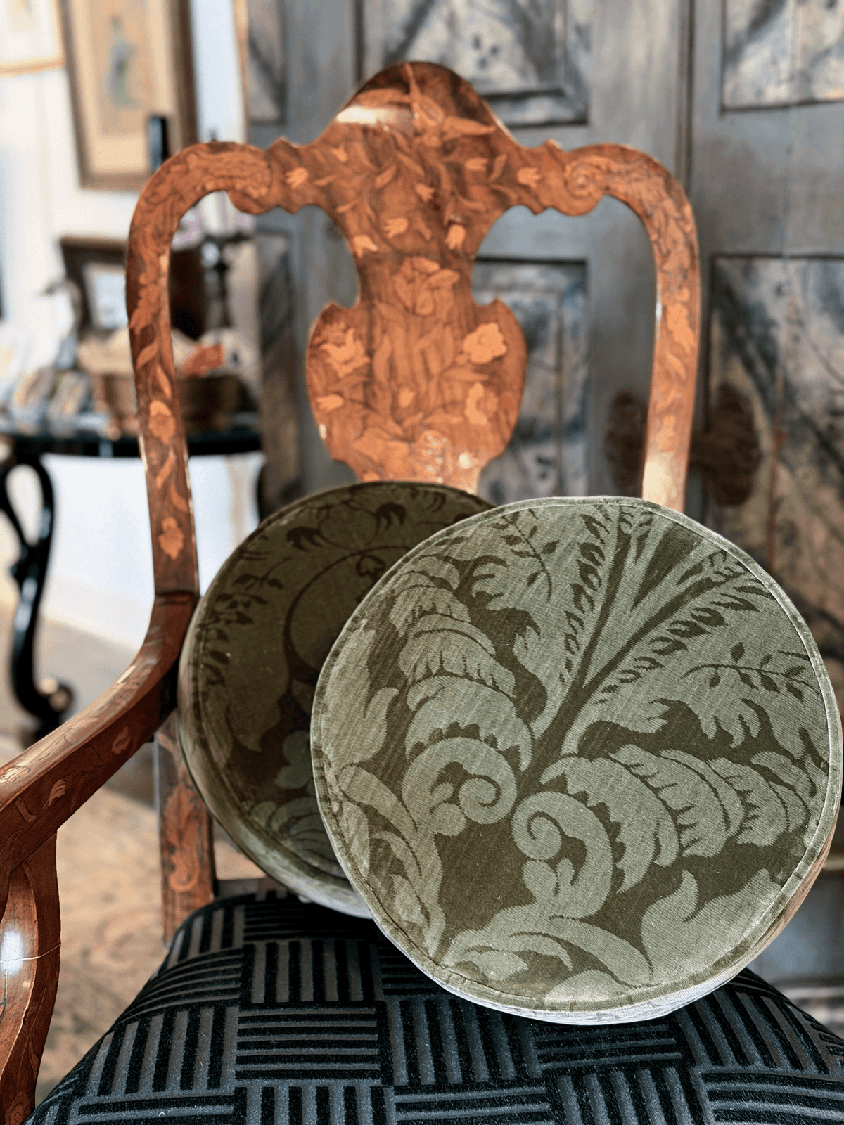 Cordwain, Olive - Round Pillow