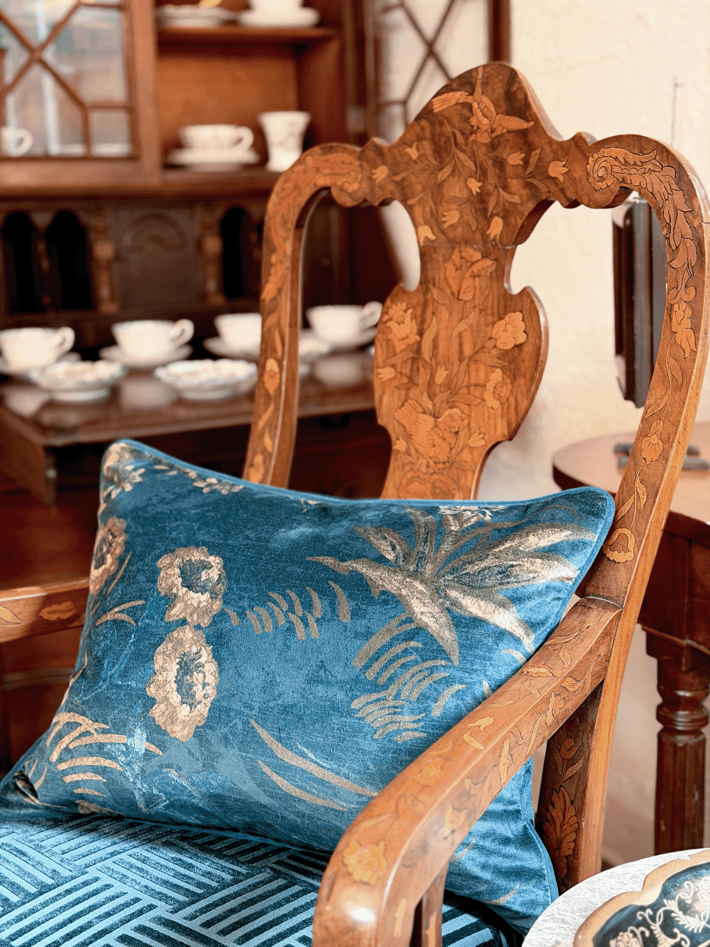 Campbell Floral, Hedgerow – Throw Pillow