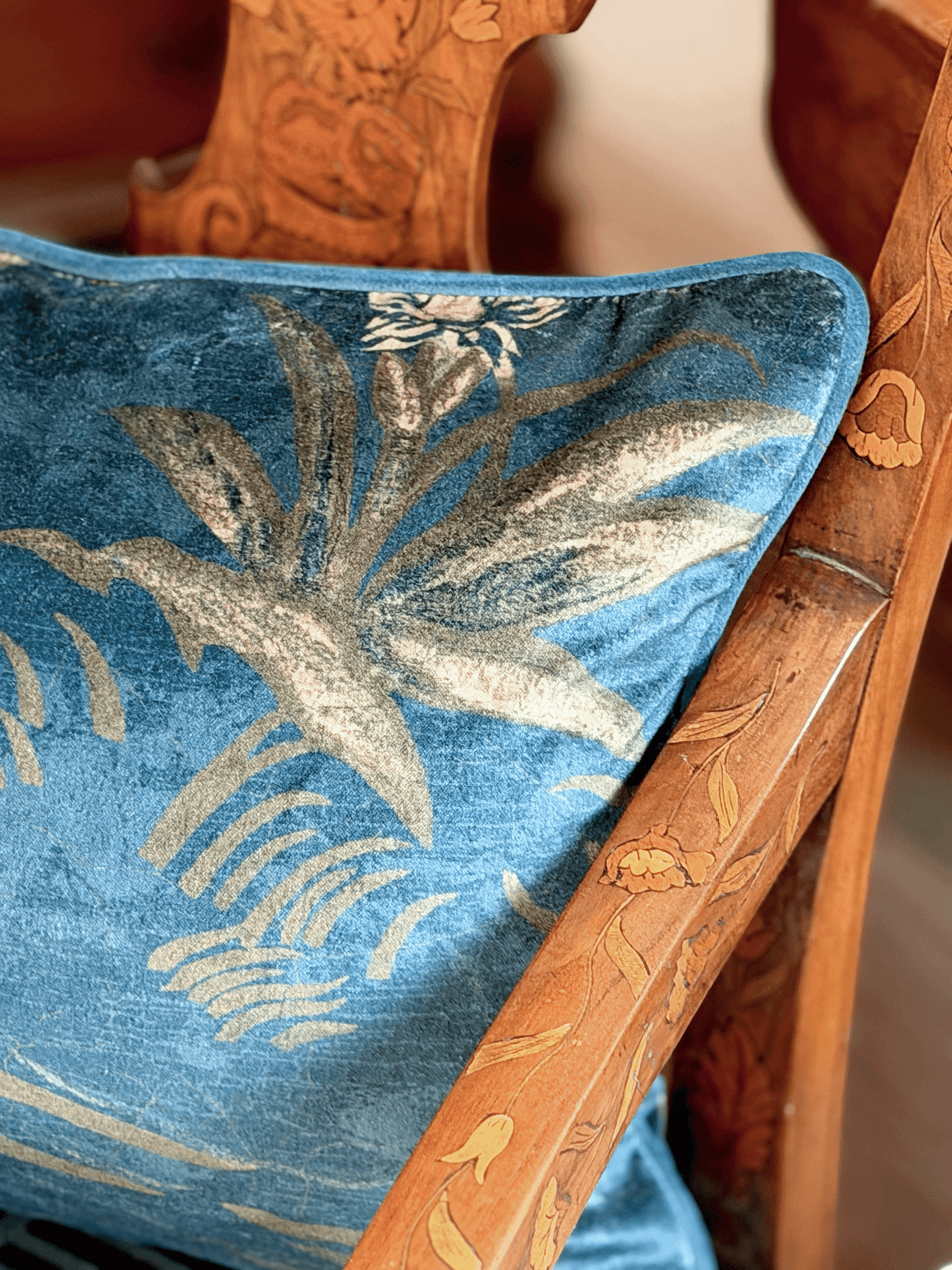 Campbell Floral, Hedgerow – Throw Pillow