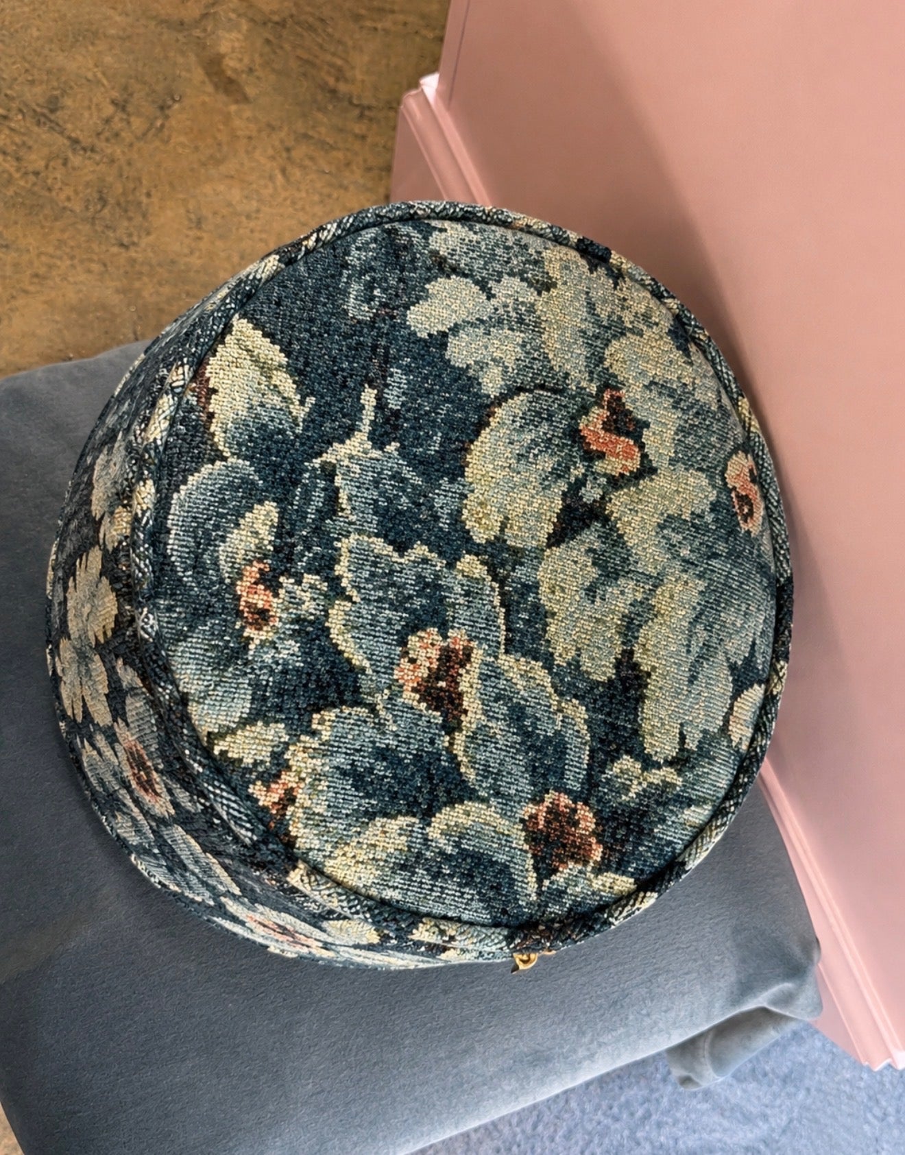Custom Bouggy Round Pillow