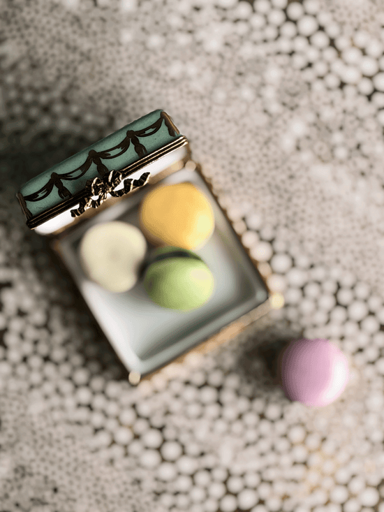 Macarons de Paris Limoges Box