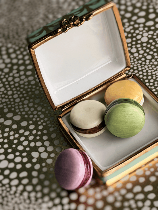 Macarons de Paris Limoges Box