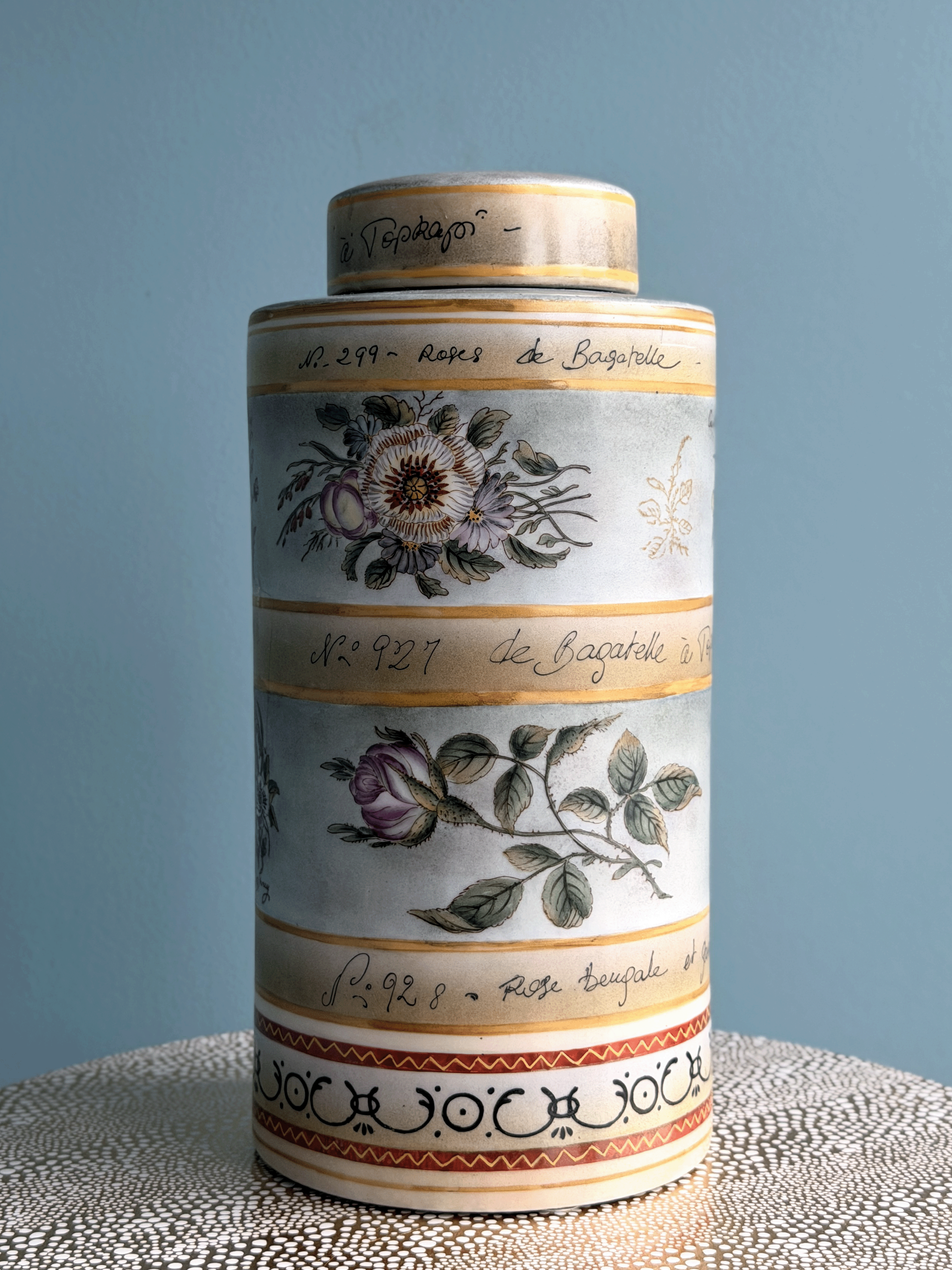 "Roses de Bagatelle" Apothecary Jar