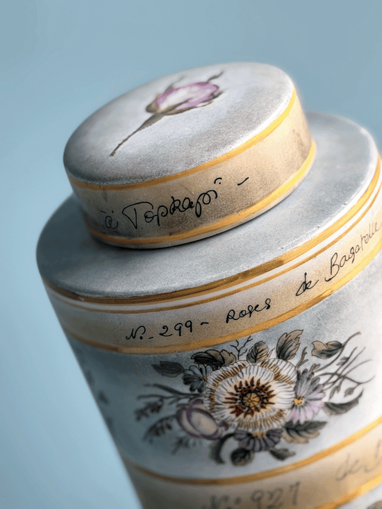 "Roses de Bagatelle" Apothecary Jar