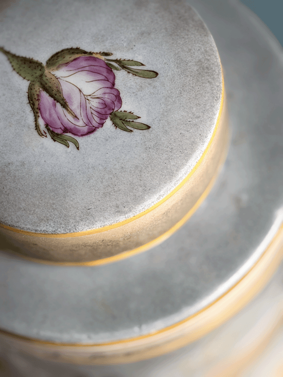 "Roses de Bagatelle" Apothecary Jar