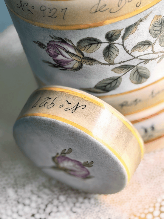 "Roses de Bagatelle" Apothecary Jar