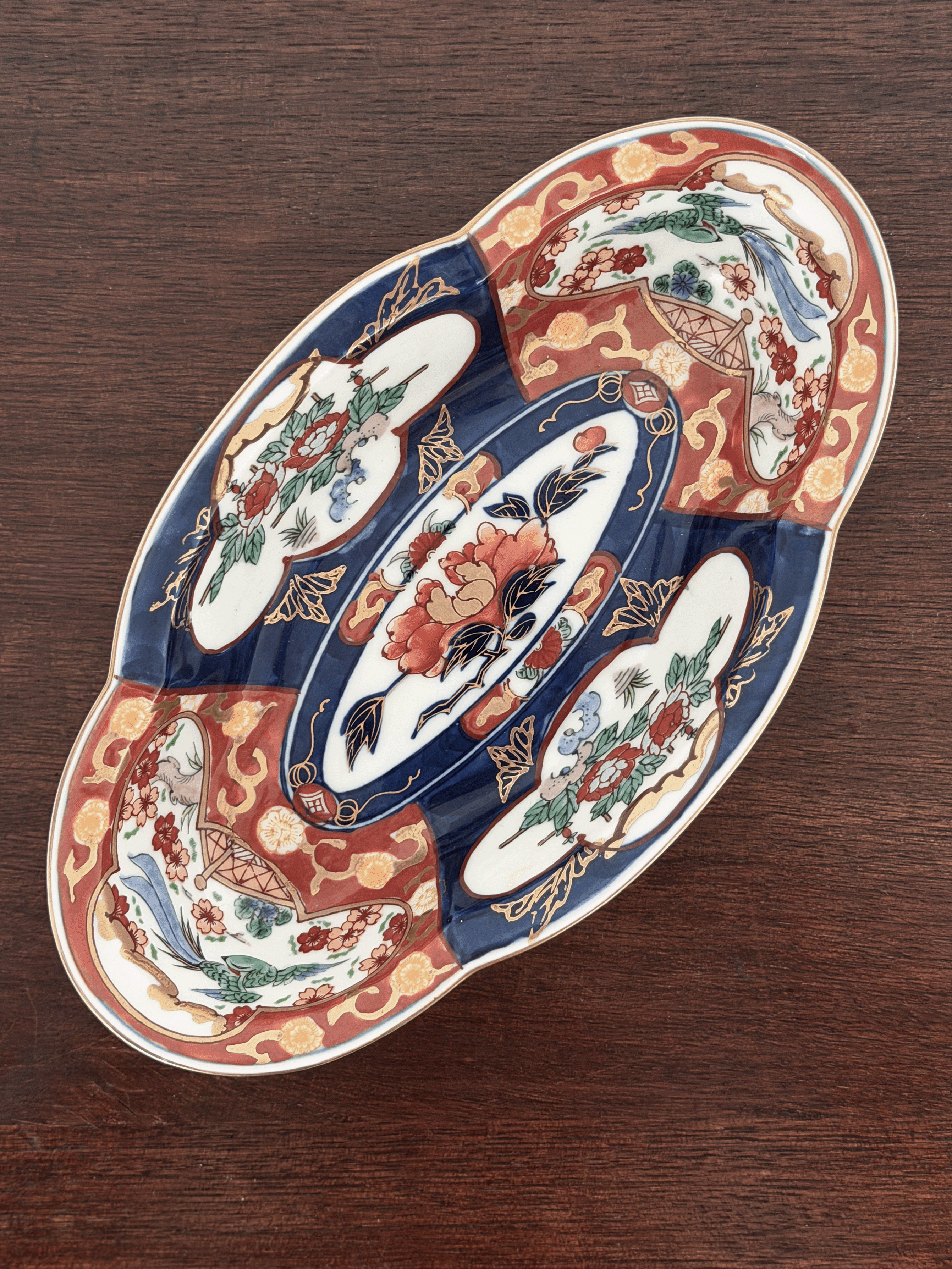 Vintage Japanese Matsuemon Kiln "Gold Imari" Scalloped Porcelain Serving Bowl