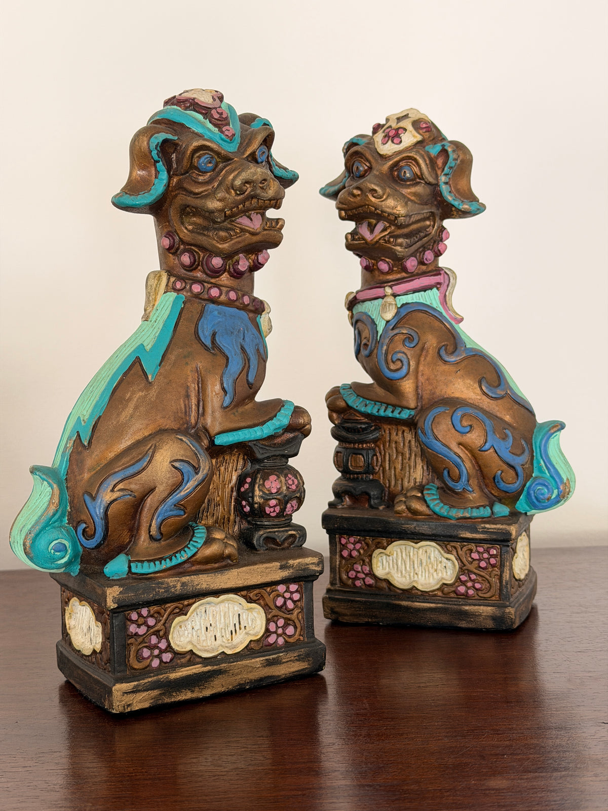 Vintage Mid-Century Hand-Carved Giltwood Polychrome Guardian Lions, Pair
