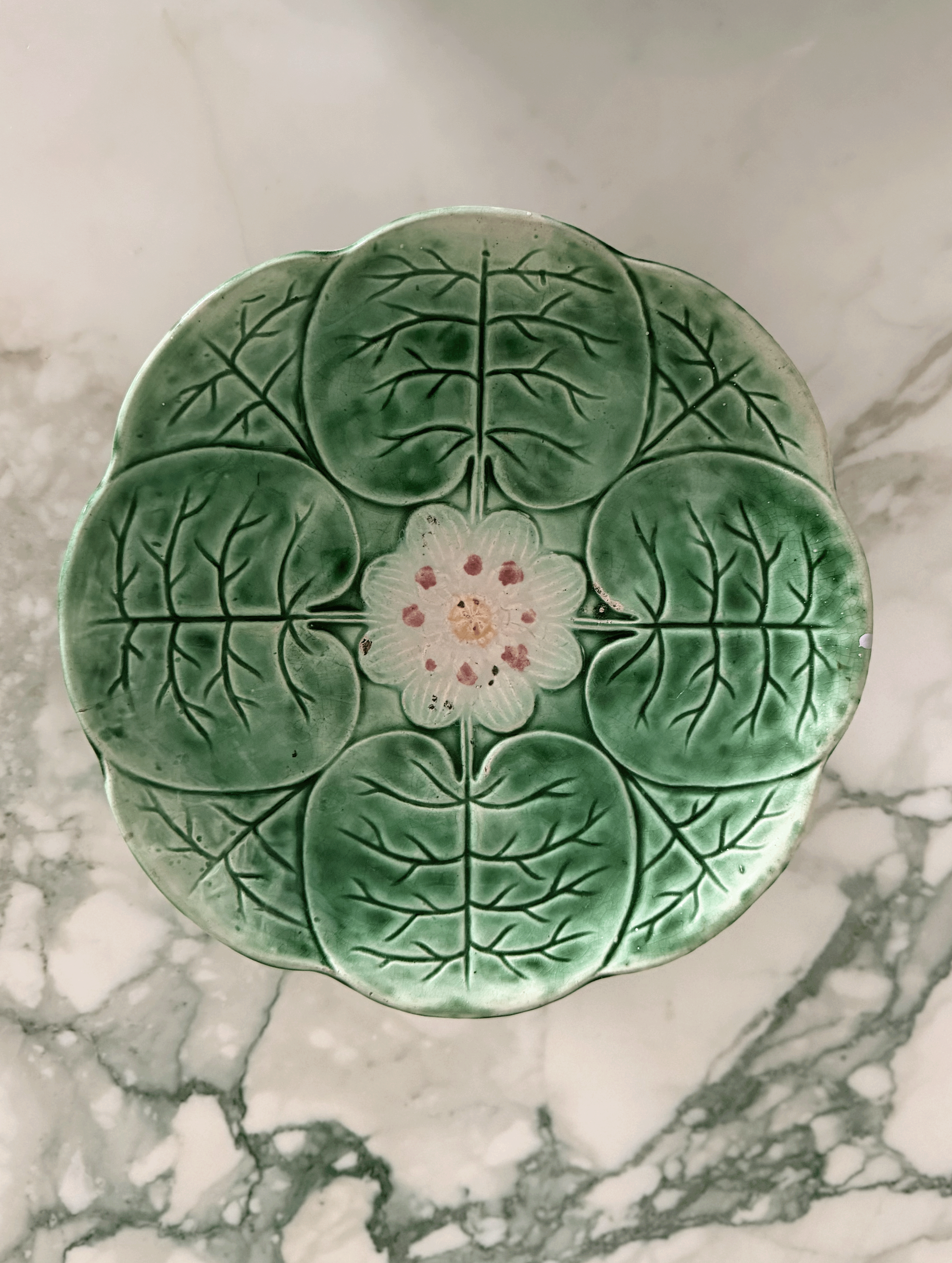 Majolica Waterlily Cake Stand