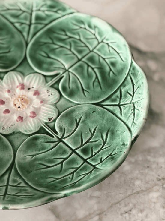 Majolica Waterlily Cake Stand