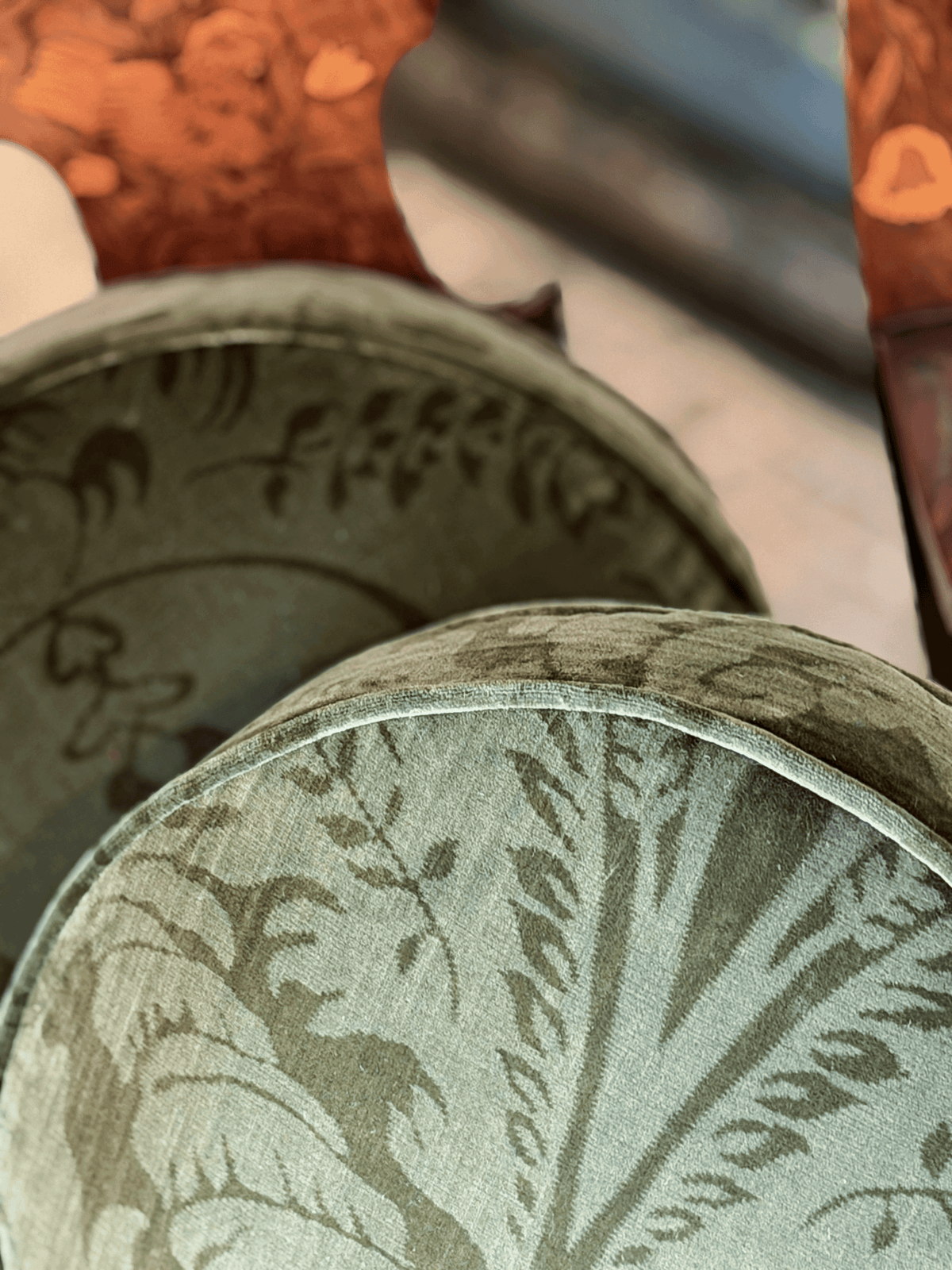 Cordwain, Olive - Round Pillow