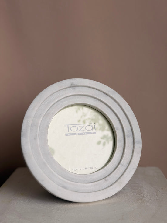 White Stone Round Frame