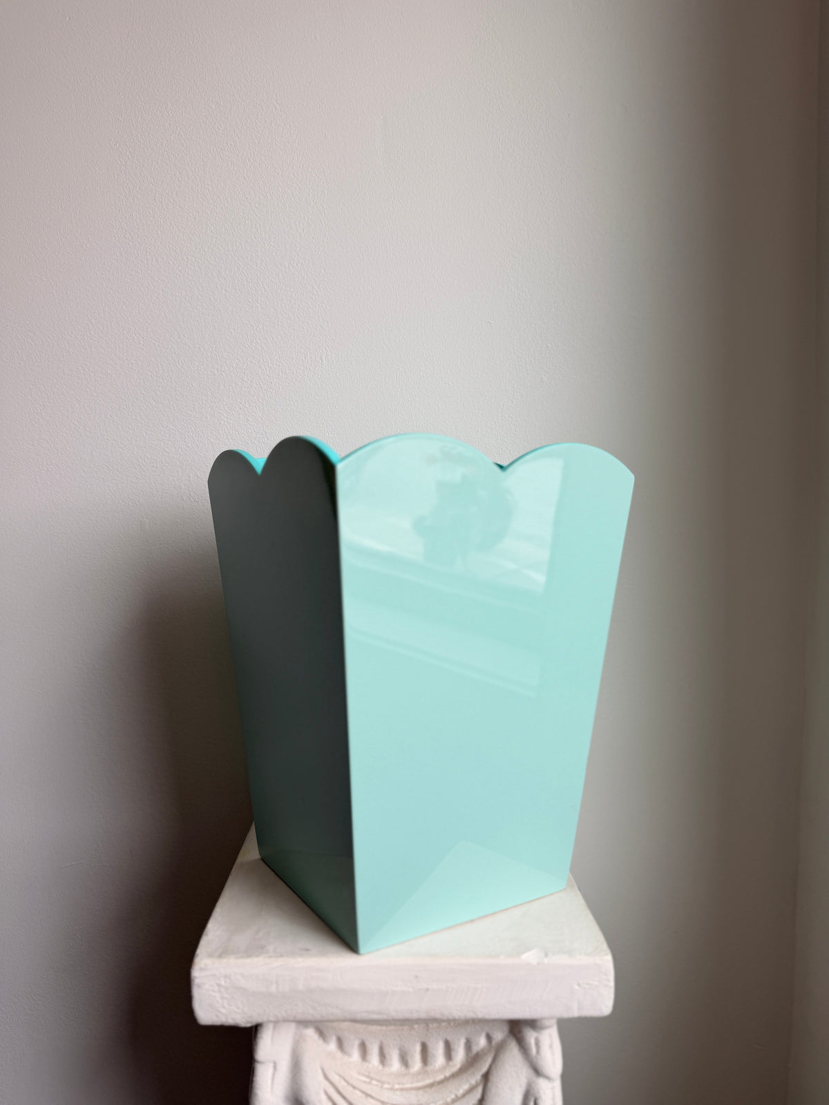 Addison Ross Scallop Bin