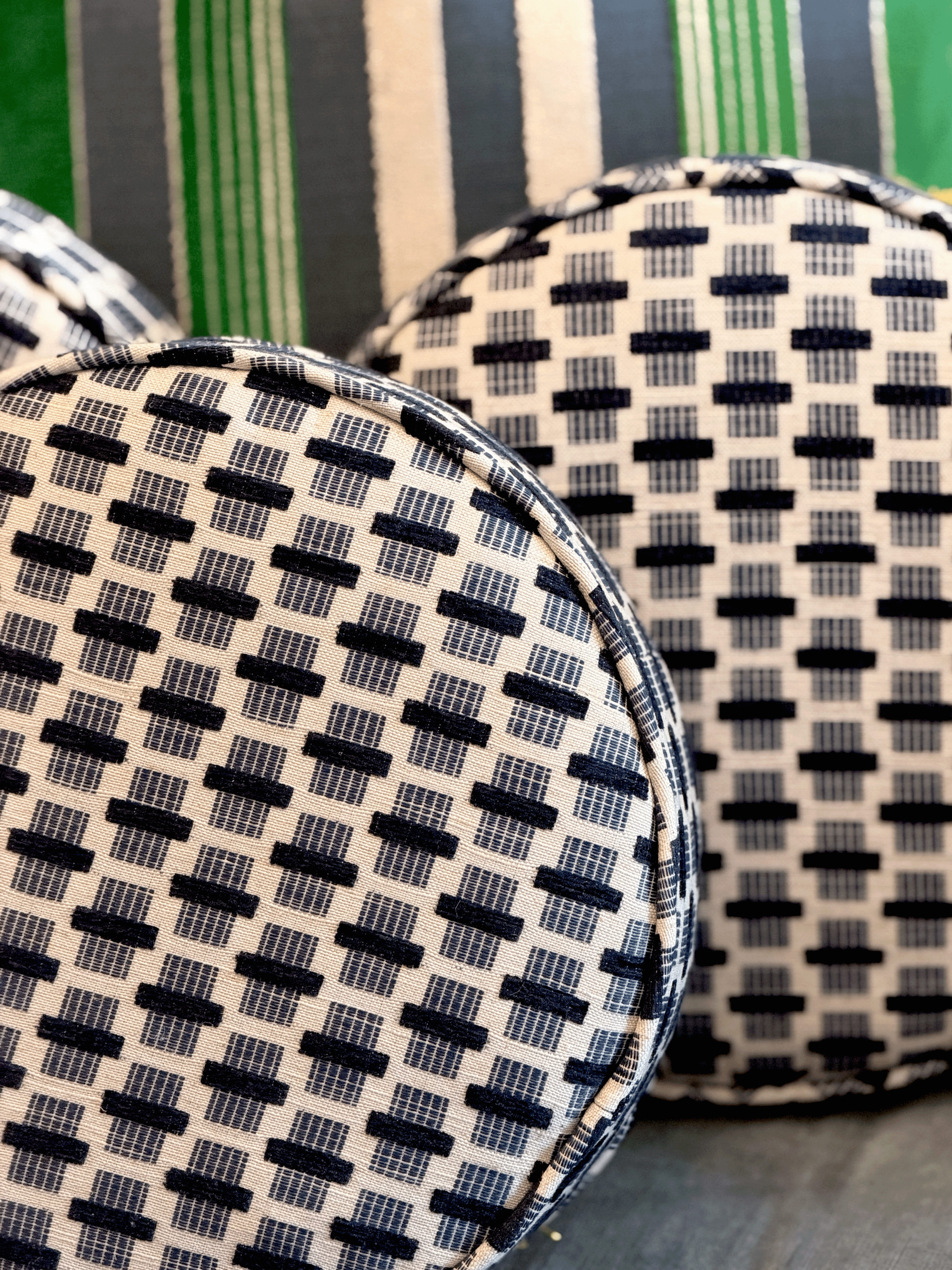 Geometric, Indigo – Round Throw Pillow