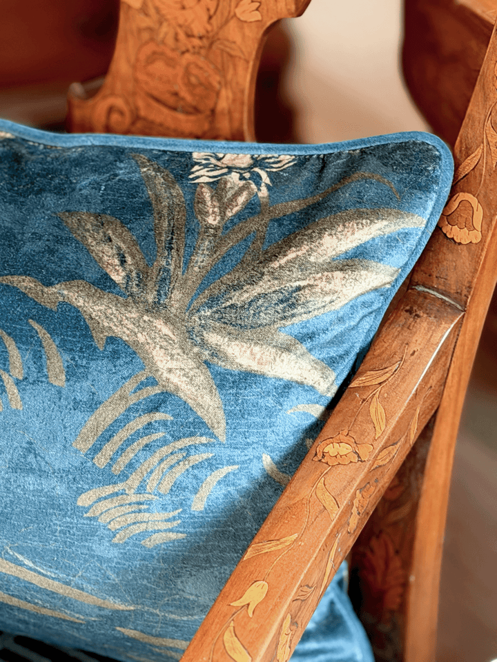 Campbell Floral, Hedgerow – Throw Pillow