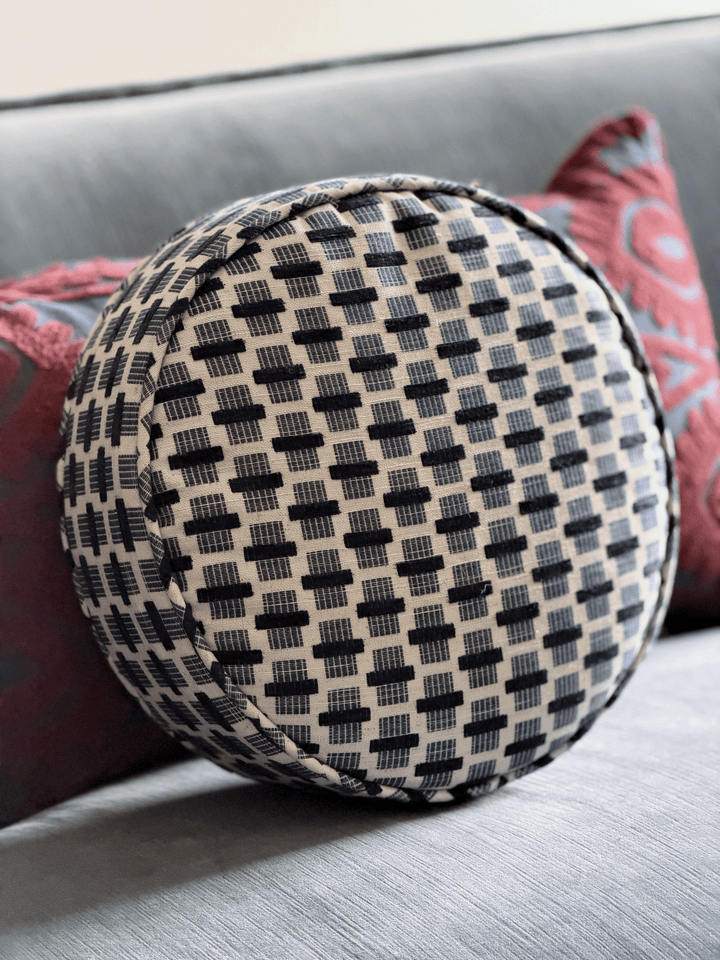Geometric, Indigo – Round Throw Pillow
