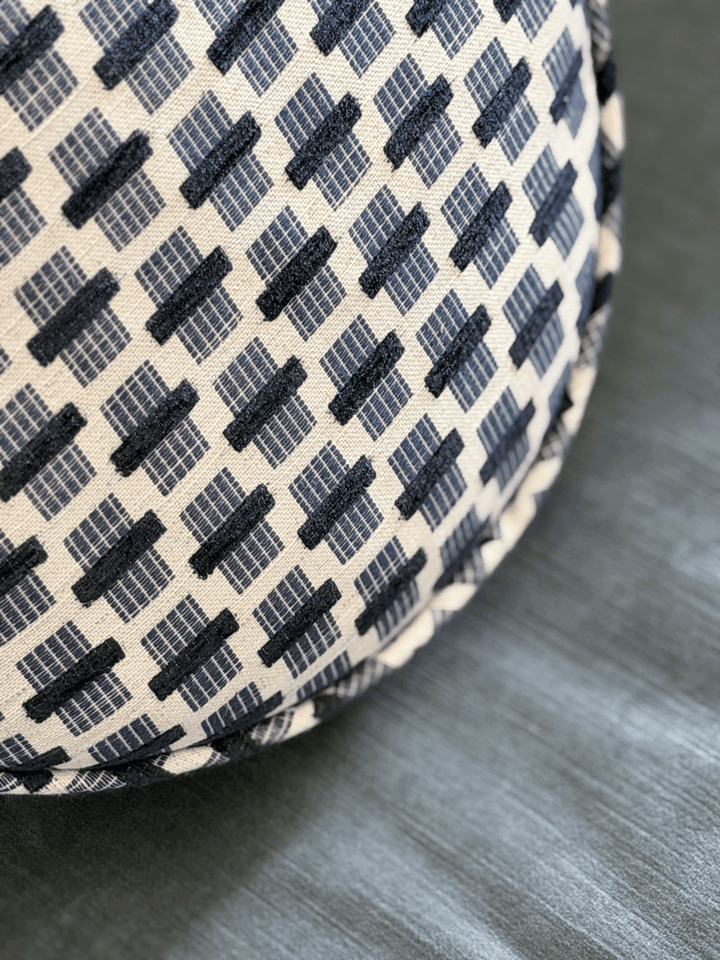 Geometric, Indigo – Round Throw Pillow