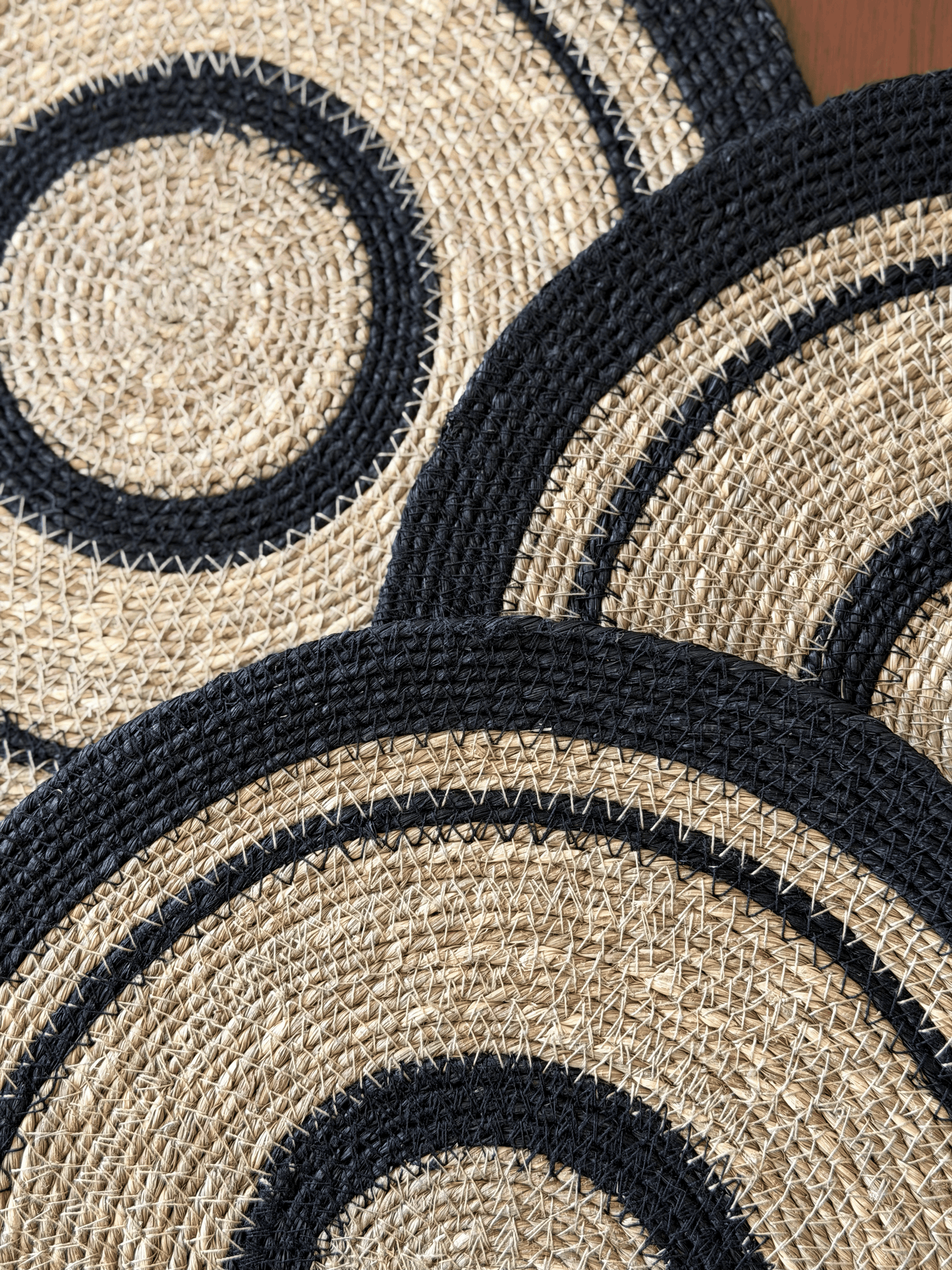 Seagrass Placemat in Jet Black/Natural