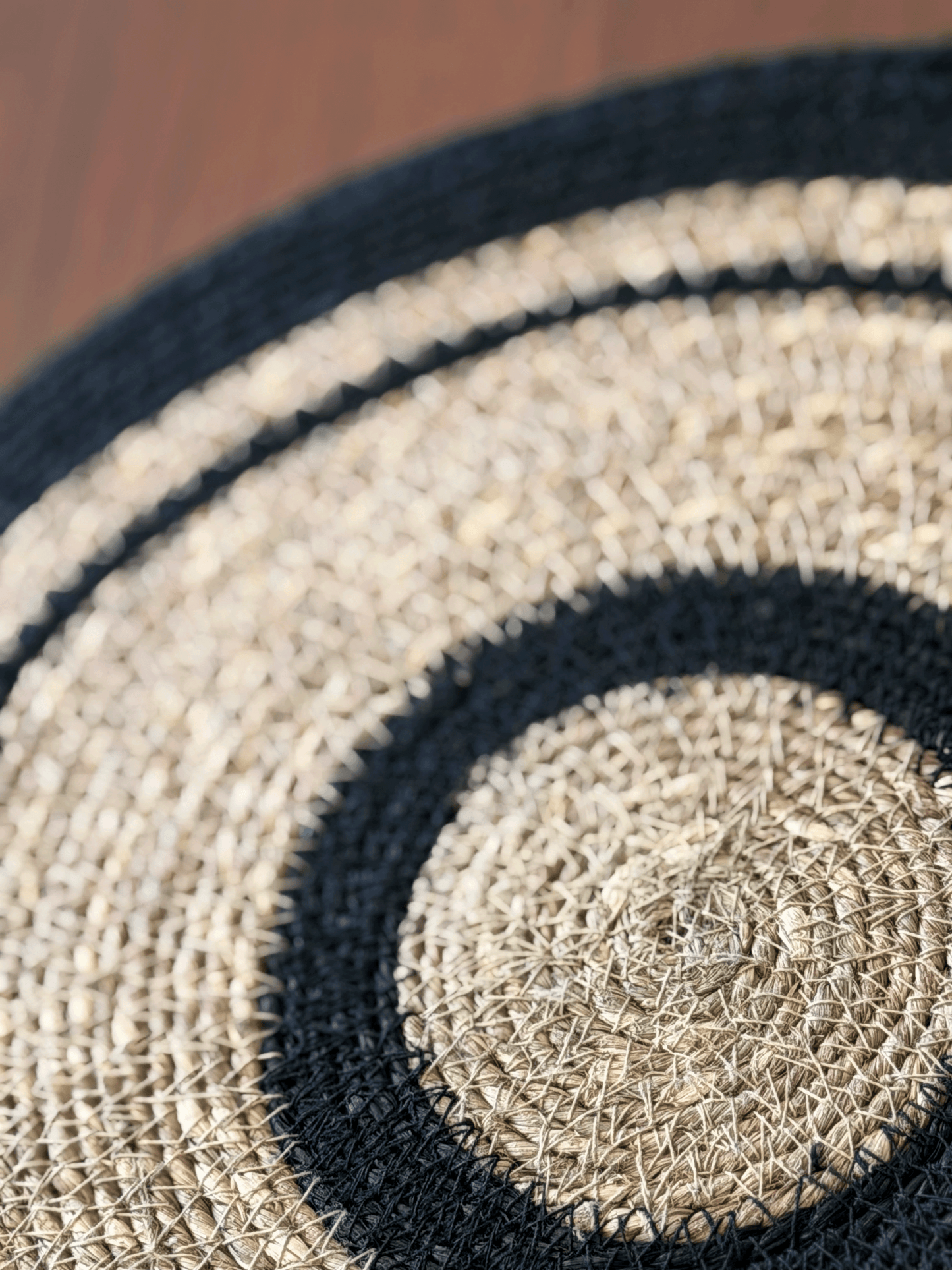 Seagrass Placemat in Jet Black/Natural