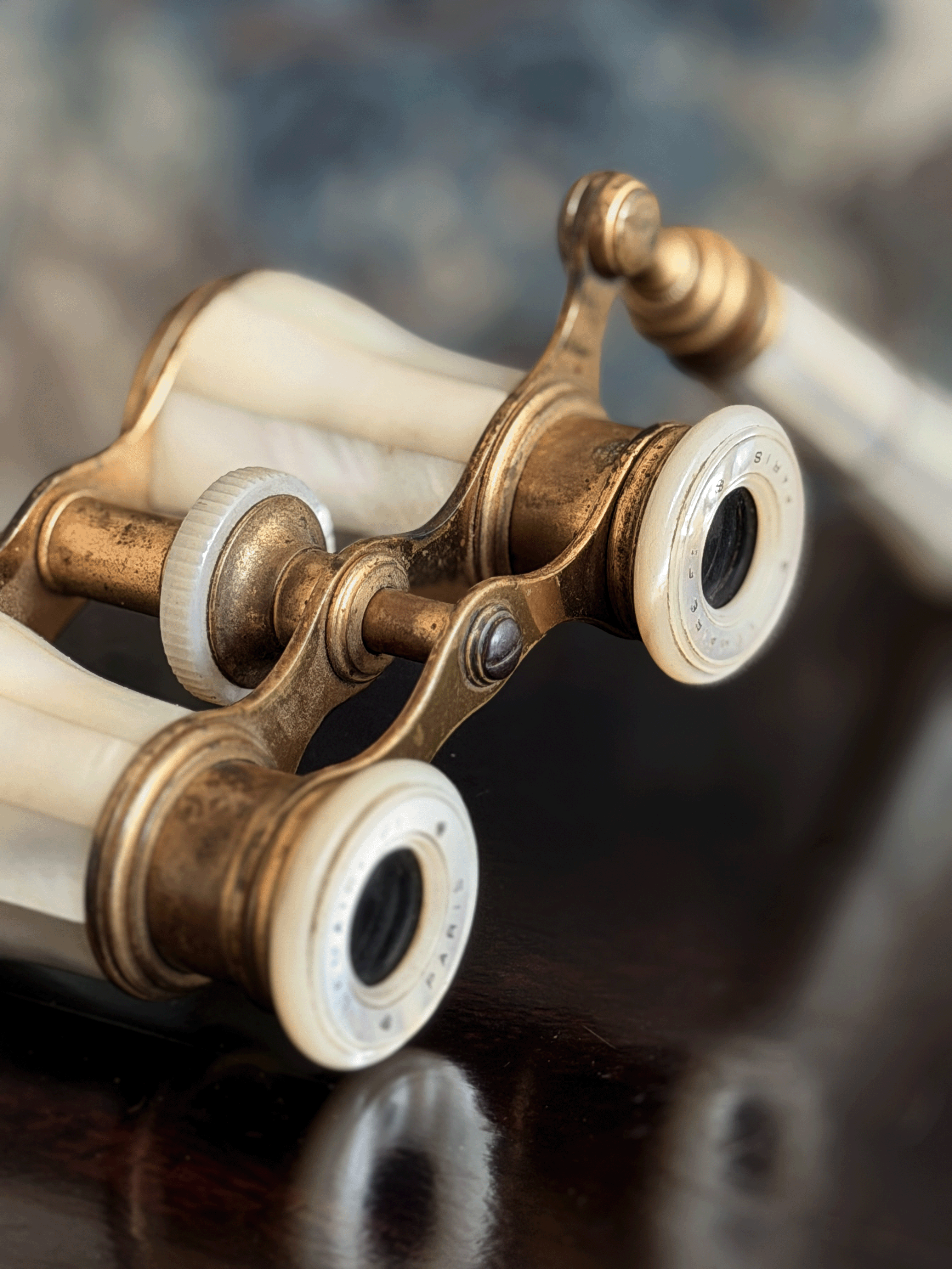 Le Maire Fabit, Paris, Mother of Pearl Opera Glasses