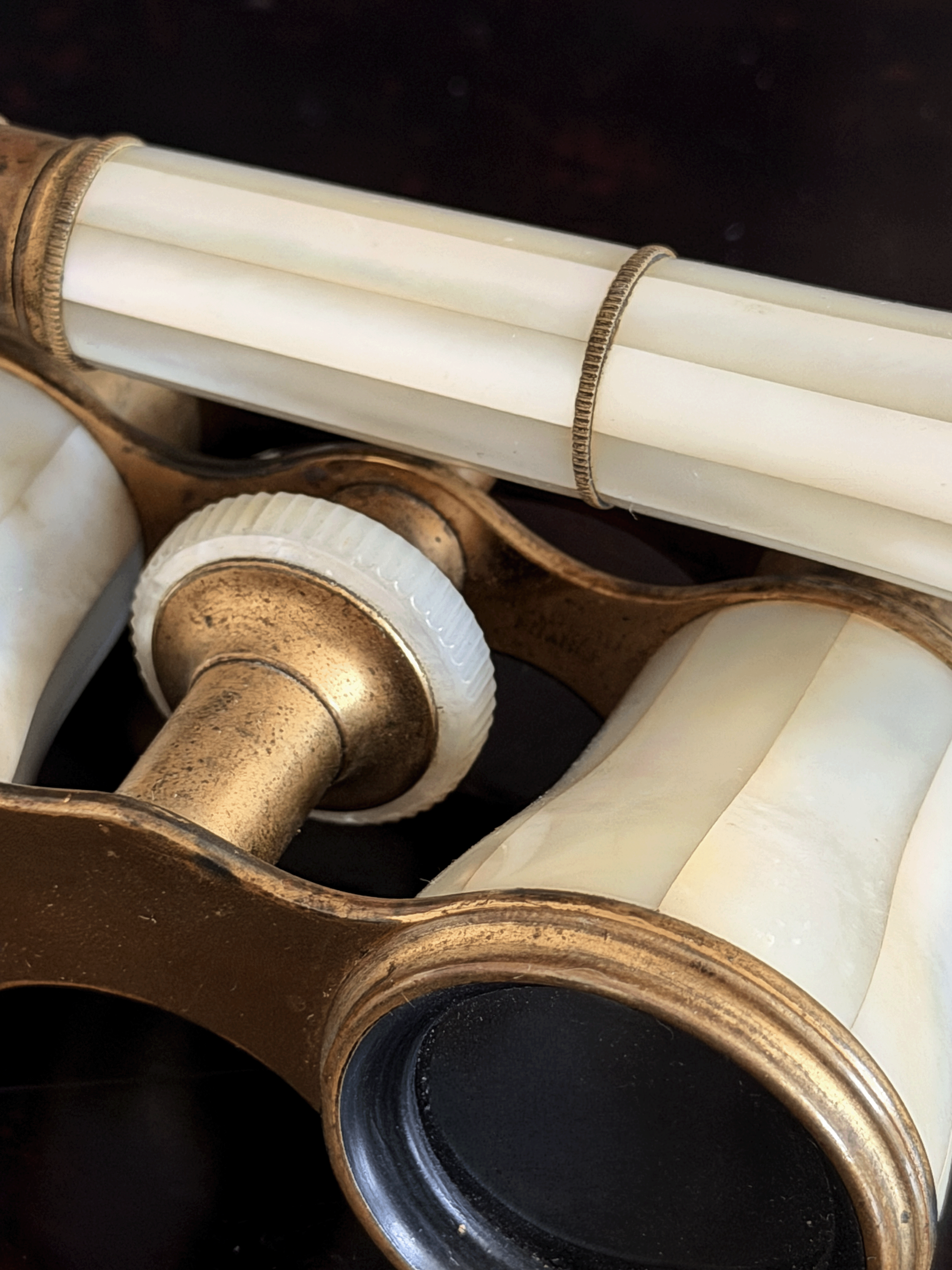 Le Maire Fabit, Paris, Mother of Pearl Opera Glasses